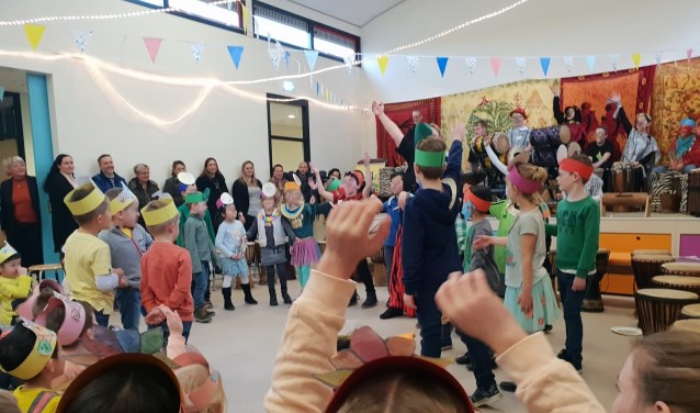 Aan het eind van de dag gaven de kinderen een optreden.