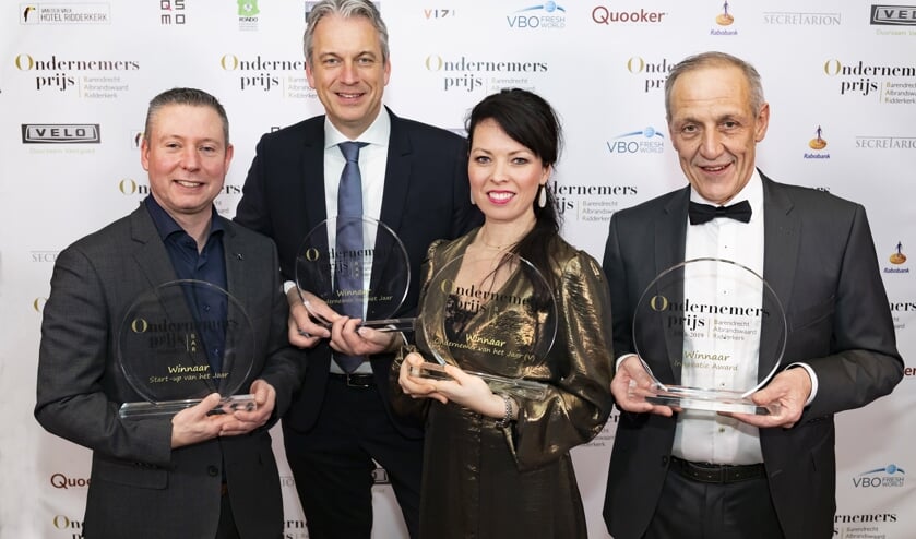 De prijswinnaars: Berend de Jong (Espresso Service Repair), Robert van Wijngaarden (Timmerfabriek De Kievit Ridderkerk), Kim Tchai (Tchai International) en Gerrit van Gelder (Van Gelder Groente en Fruit).