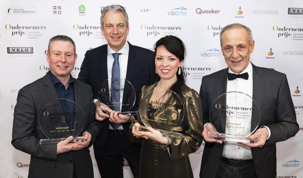 De prijswinnaars: Berend de Jong (Espresso Service Repair), Robert van Wijngaarden (Timmerfabriek De Kievit Ridderkerk), Kim Tchai (Tchai International) en Gerrit van Gelder (Van Gelder Groente en Fruit).