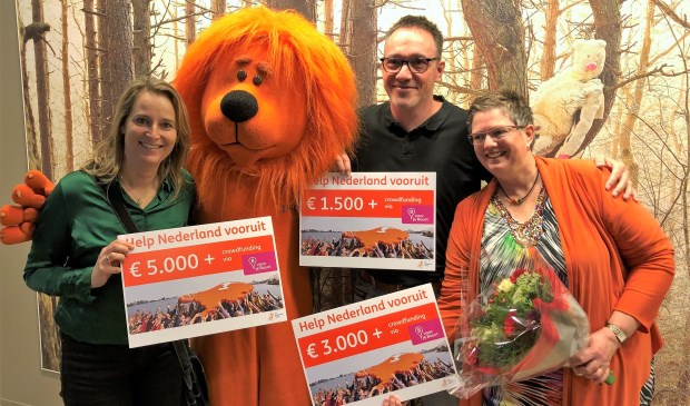 Sarine Barkmeijer van PiPa, Peter van den Herik van Altijd Feest en Pia van Dalen van Present.