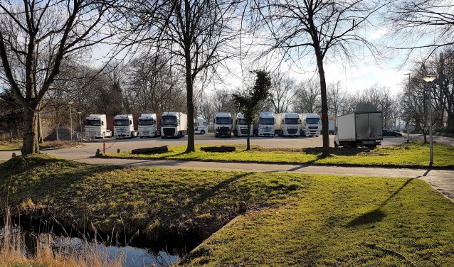 Er staan nu dagelijks veel vrachtwagens van buiten Bolnes