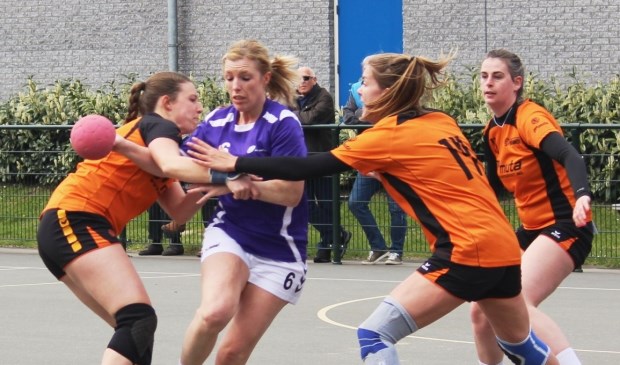 Brigitte Stout in de aanval