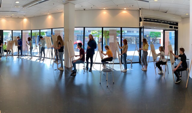 Leerlingen van het Farelcollege brengen 'Ridderkerk in beeld'