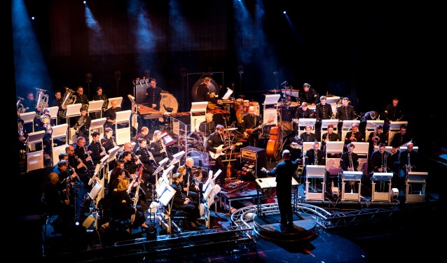 Relatieconcert waarbij het orkest van de Koninklijke Luchtmacht een optreden verzorgd in Stadschouwburg de Harmonie.