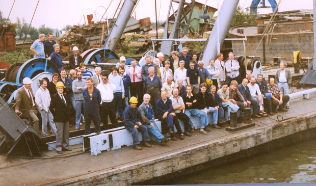 100 Jaar Scheepssloperij In Ambacht - Hendrik-ido-ambacht De Kombinatie ...