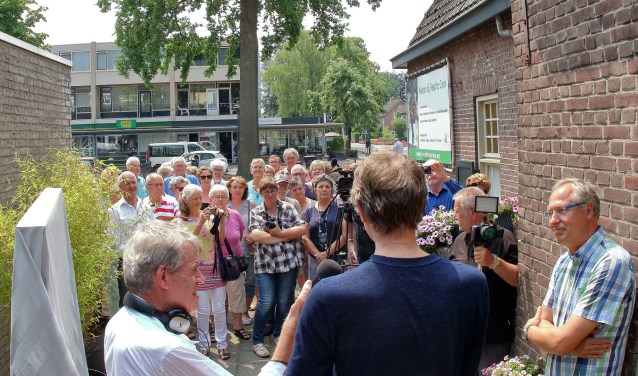 Wim Daniëls houdt zijn speech bij de opening van het nieuwe boekenwinkeltje | Fotonummer: 5a7817