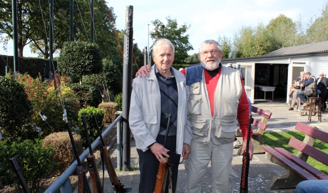 Afgaande koning 2017 Bertus van Rixtel en Nieuwe koning 2018 Ruud Mijnsbergen | Fotonummer: 3d5bd4