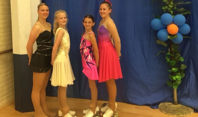 Vlnr: Chloë Donkers, Cloë de Ridder, Saar Willems en Kimberly van Schijndel | Fotonummer: 324aa3