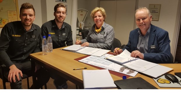 De familie Van den Bogaard. Vlnr: Stijn, Tom, Jeanne en Albert | Fotonummer: 63b772