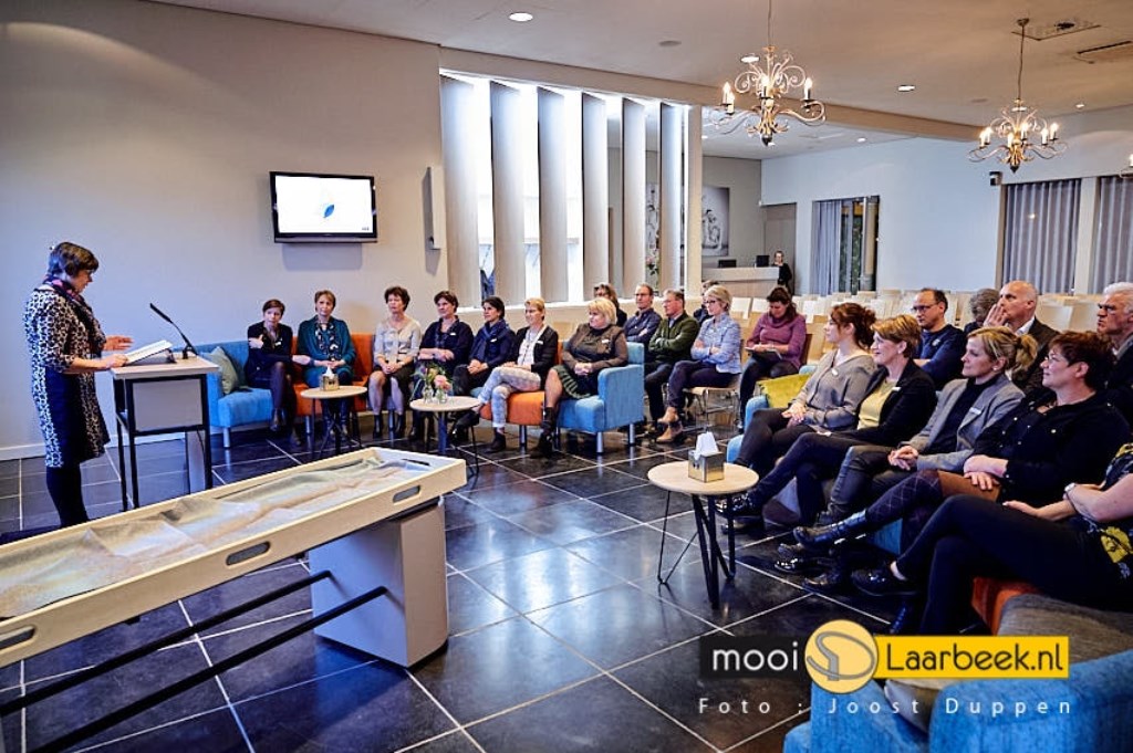 open dag bij de Groof uitvaart verzorging nadat de verbouwing met een uitbreiding van een crematorium "t laar gereed is gekomen. | Fotonummer: b5f966