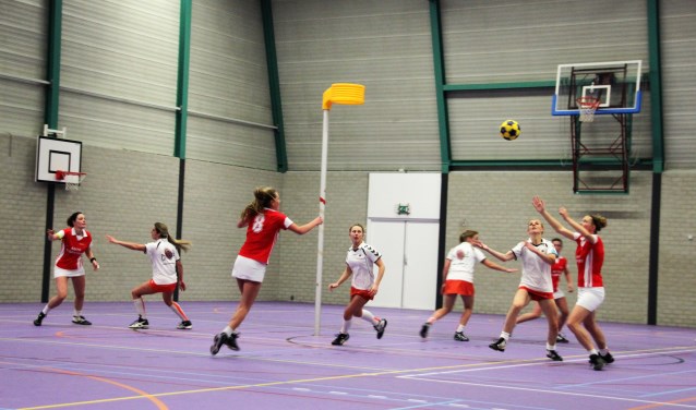 Sanne Scheepers neemt een afstandsschot | Fotonummer: fe2926