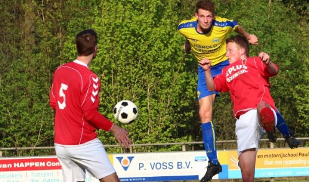 Freek Habraken scoorde tweemaal tegen SJVV | Fotonummer: 2414d9