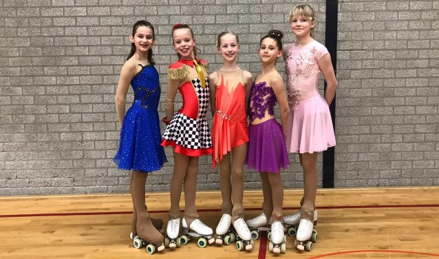 Vlnr: Saar Willems, Gwenn Gilsing, Dieneke van Dommelen, Juul Ova, Cloë de Ridder | Fotonummer: d73108