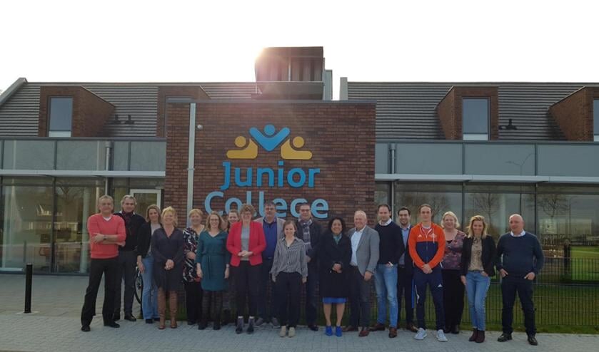 Gemeente Laarbeek, Commanderij College, Eenbes Basisonderwijs, PlatOO Basisonderwijs, ROC ter AA, Regiegroep Onderwijs & Arbeidsmarkt Helmond-De Peel, Stichting Parkmanagement Laarbeek-Ondernemers, Ondernemersvereniging VIER, Senzer, Brainport Development, Stichting CentraManagement Laarbeek | Fotonummer: 902998