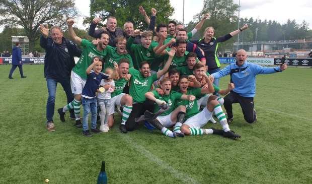 Sparta'25 viert het kampioenschap | Fotonummer: cb606b
