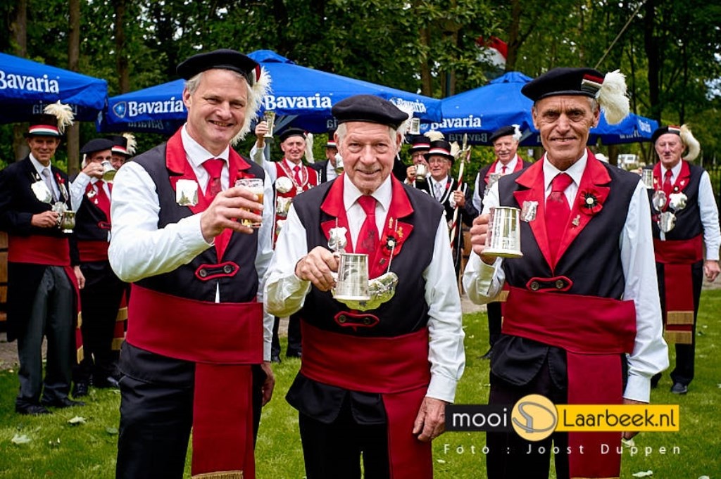 teerdag van het gilde sint margaretha bij hun clubhuis aan de havenweg in aarle-rixtel. Vandaag worden 3 jubilarissen gehuldigd. Rinie de jong 50 jaar lid, gerard leenders 40 jaar gildebroeder, mart bankers 25 jaar lid | Fotonummer: 2d3daa