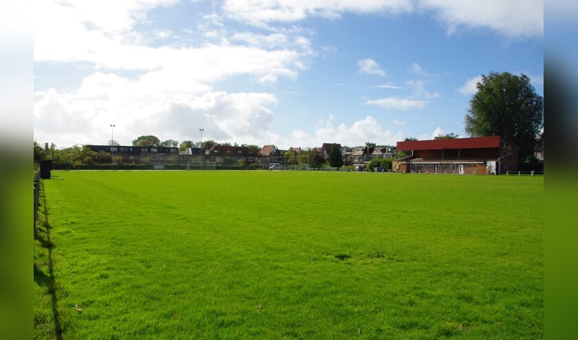 Het voormalige ASC-terrein aan de Duivenvoordestraat waar gebouwd moet gaan worden. | Foto Willemien Timmers