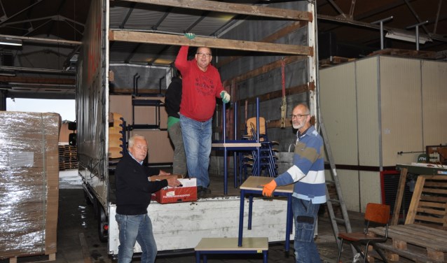 Oud schoolmeubilair wordt nu weer nuttig gebruikt. | Foto: PR