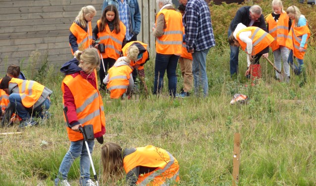 Bolwerkleerlingen tijdens SOS-Archeologiedag. | Foto: PR