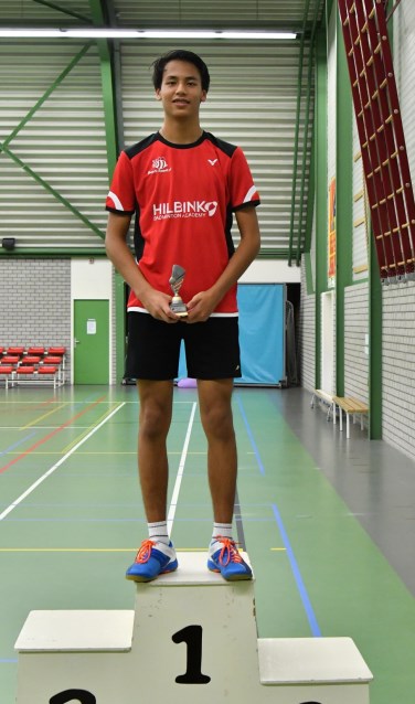 Calvin van Stenus op het hoogste podium.