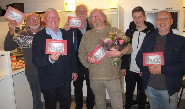 Rob Heemskerk heeft de gedichten in het boekje 'RijmelaRijnsburg' geschreven.