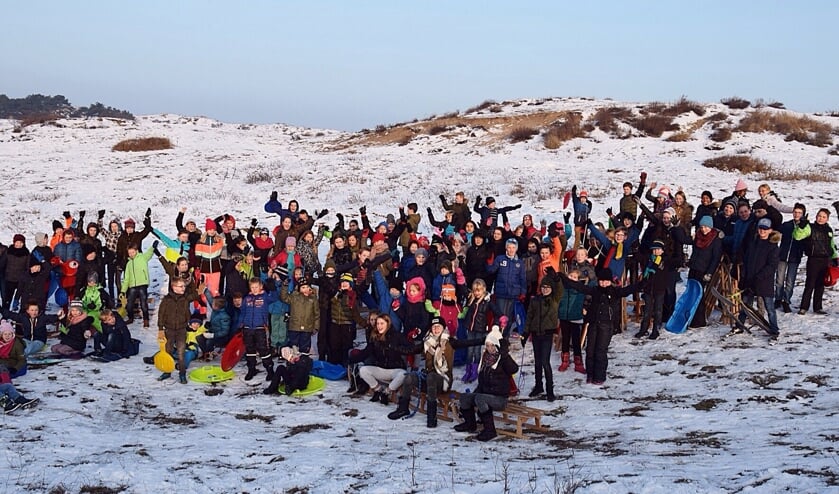 De schoolkinderen van de Hofenneschool konden hun plezier niet op. Ze mochten gymmen in de sneeuw. | Foto: PR