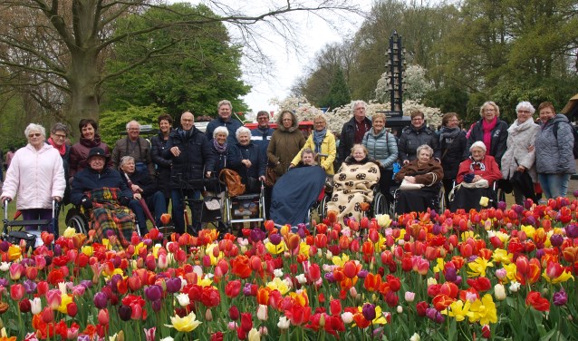 Genieten en poseren tussen de kleurrijke bloemenpracht. | Foto: pr.