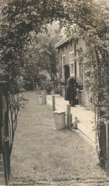 De woningen aan het Hofje van Six krijgen groot onderhoud.