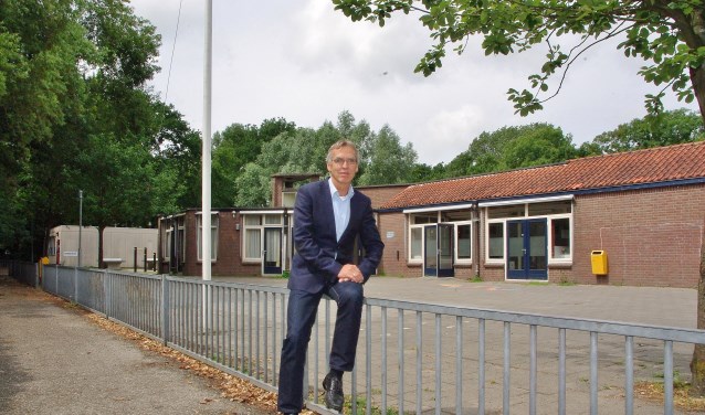 Douwe Splinter: 'Het liefst zouden wij dit bijgebouw slopen en er een arbeidstrainingscentrum neerzetten.' | Foto Willemien Timmers