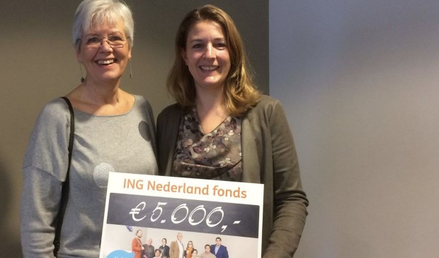 De Huiskamer is er mede gekomen dankzij een bijdrage van de ING. LisserbroekSamenMeer wil met het Bruiscafé bekijken hoe de Huiskamer nog meer kan uitgroeien tot een plek waar iedere Lisserbroeker zich welkom voelt.