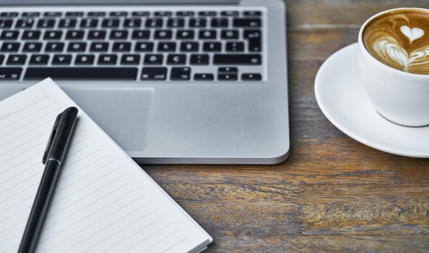 Met de cursus Digisterker van de Bibliotheek Bollenstreek leren deelnemers onder meer hoe je een DigiD aanvraagt en hoe je online een afspraak met de gemeente maakt.