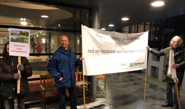 Actievoerders bij de entree van het NH Leeuwenhorst. | Foto: met dank aan BO