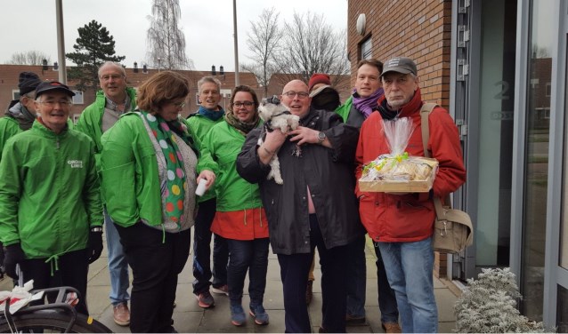 De GroenLInks opruimploeg met 2e van rechts lijsttrekker Bob Vastenhoud.