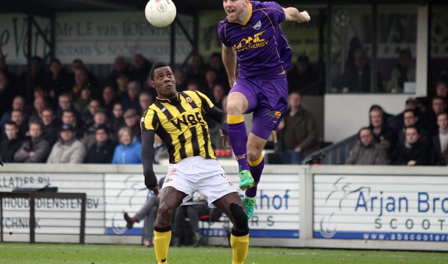 Tomas Arroyo en Giovialli Serbony gaan de strijd aan.