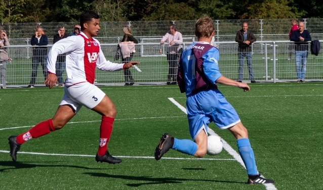 Ali Barokzay in de aanval.