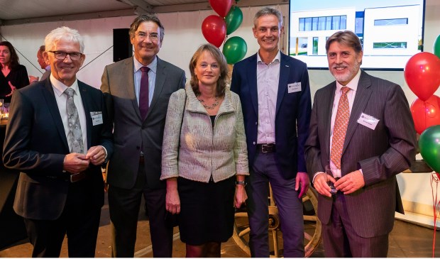 V.l.n.r.: René Vos, Maxime Verhagen, burgemeester Lies Spruit, John Moors, Michael Draijer