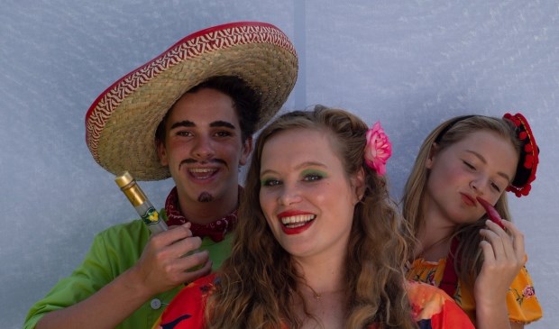 De medewerkers van het Mexicaanse restaurant gaan de strijd aan met hun Franse collega's in 'Kookpunt'. | Foto: pr.