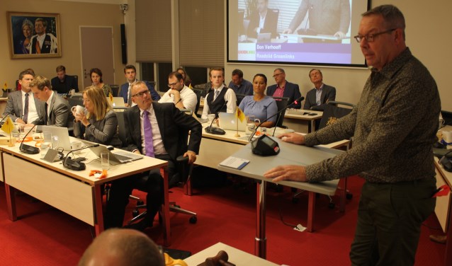 Raadslid Don Verhoeff (GroenLinks): “Ik vond al drie mogelijkheden om de kluit te bedonderen.“ | Foto: NK