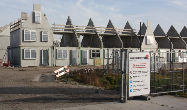 Volgens Paul Brandjes heeft ieder gezin in Noordwijk onnodig €550,- moeten bijdragen aan een cadeautje aan Van Rhijn Bouw. | Foto: WS