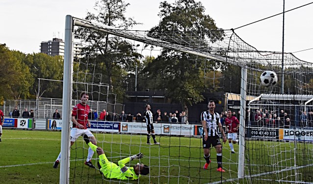Max van Steen scoort de 0-1. | Foto: PR