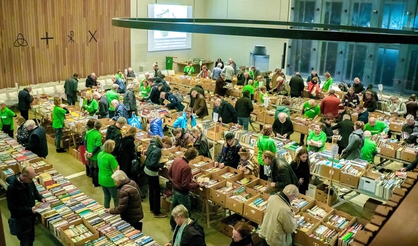 Drukte op de 26e boekenmarkt.