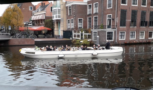 Een stijlvol einde per klassieke boot.