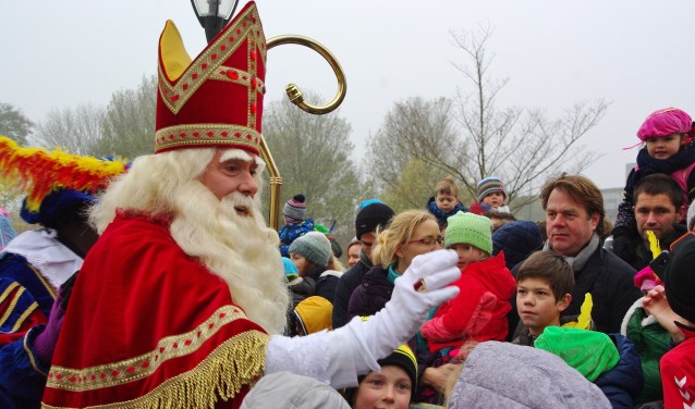 De Sint werd hartelijk begroet. | Foto's Willemien Timmers