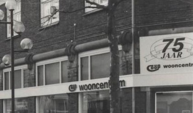 Het voormalig pand van de Coöp is een gemeentelijk monument. | Foto: Beeldbank Lisse
