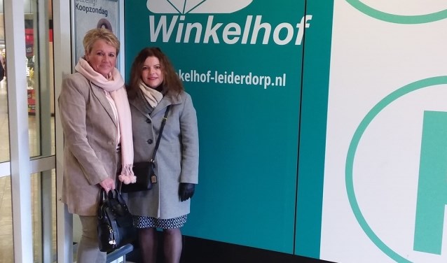 Annelies Hoedt en Mariëtte Meulman in Winkelhof.
