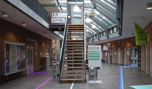 De Volksuniversiteit Leiderdorp is nog tot 10 januari gevestigd op de eerste verdieping van De Sterrentuin aan de Van Diepeningenlaan 110 in Leiderdorp.