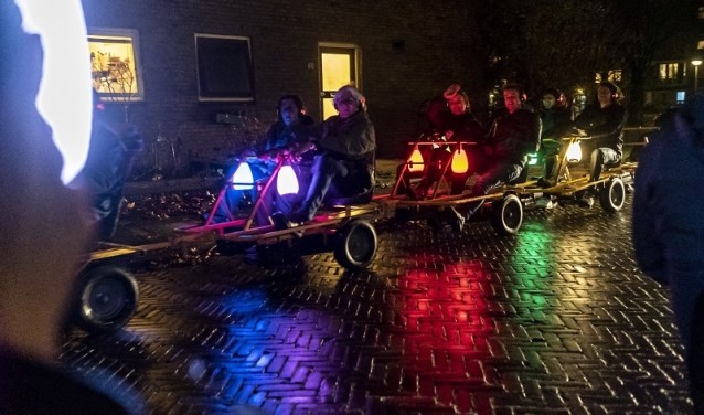 Tijdgravers, PS Theater,Regie: Pepijn Smit | Spel: Tijs Huys, Rian Evers, Eva K. Mathijssen, Khadija Massaoudi | Stadsverkenning: Julia Schmitz | Dramaturgie: Erica Smits | | Regie PS|jong: Oukje den Hollander | Licht- en decorontwerp: José Warmerdam-van Beek | Regie-assistent: Marijn Maurits | Zake