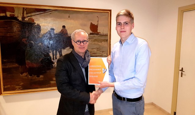 Lijsttrekker Nico van Hoogdalem ontving het programma van Lennart van der Plas.