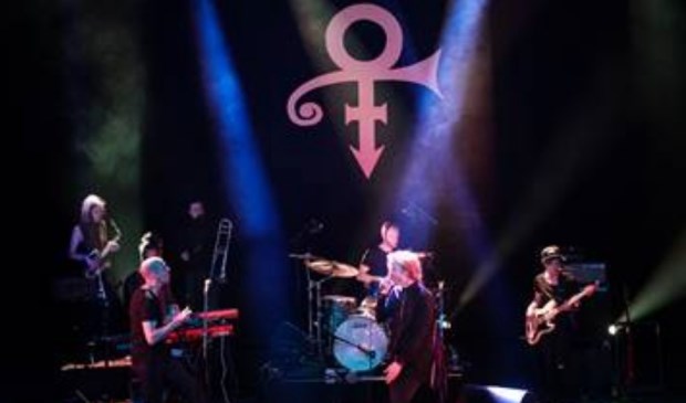 De Prince Tribute Band is na de dood van Prince spontaan ontstaan en heeft al vele optredens gedaan.