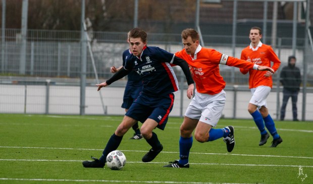 Balbezit door Valken in wedstrijd tegen SV Honselersdijk.